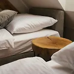 شقة فندقية Gosciniec Stara Mleczarnia 3*