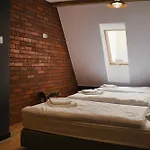شقة فندقية Gosciniec Stara Mleczarnia 3*