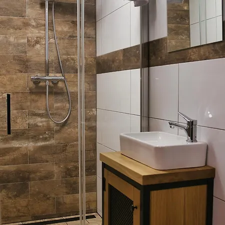 Gosciniec Stara Mleczarnia Aparthotel 3*